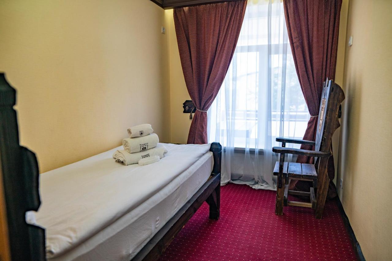 Dniprovskiy Dvir Stari Kodaky Exterior foto