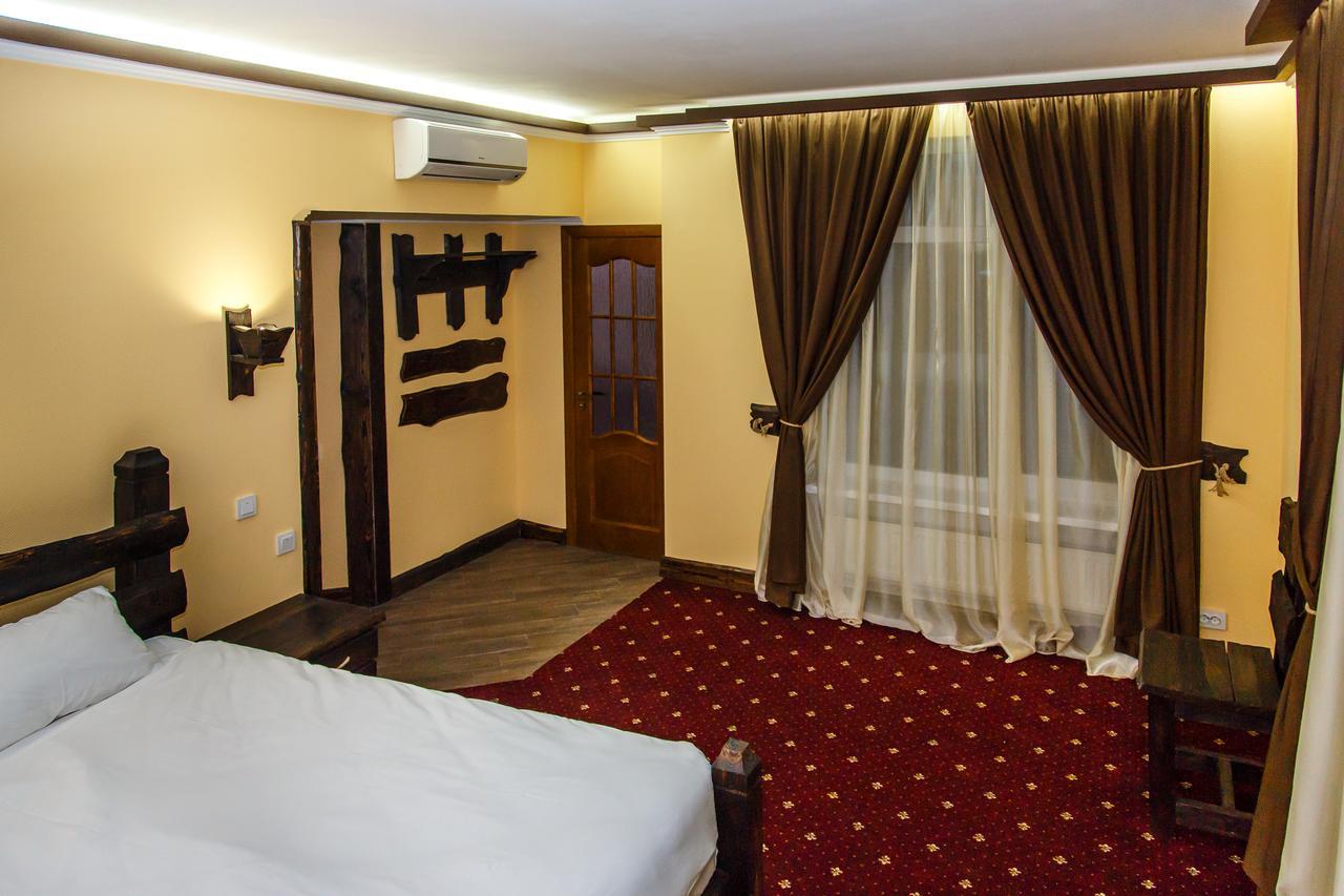 Dniprovskiy Dvir Stari Kodaky Quarto foto